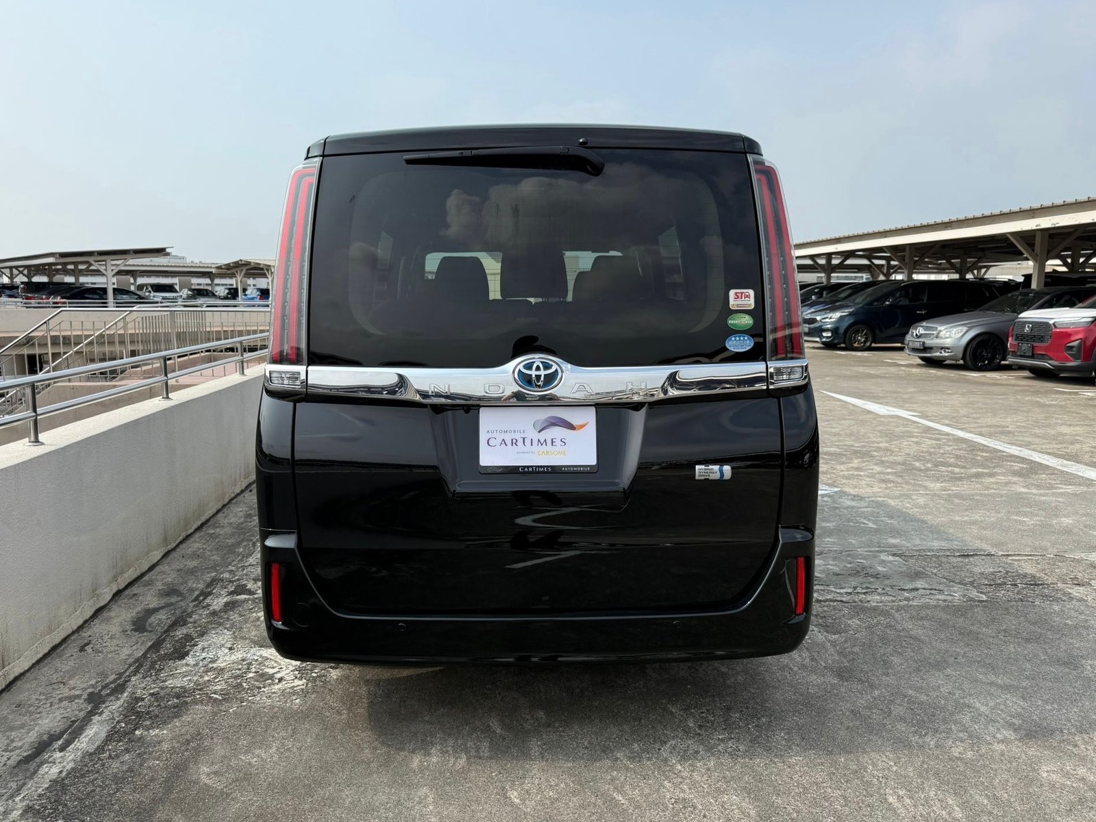 Toyota Noah Hybrid 1.8 X photo 5